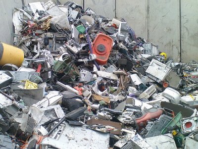 waste-electircal-and-electronic-goods-pile